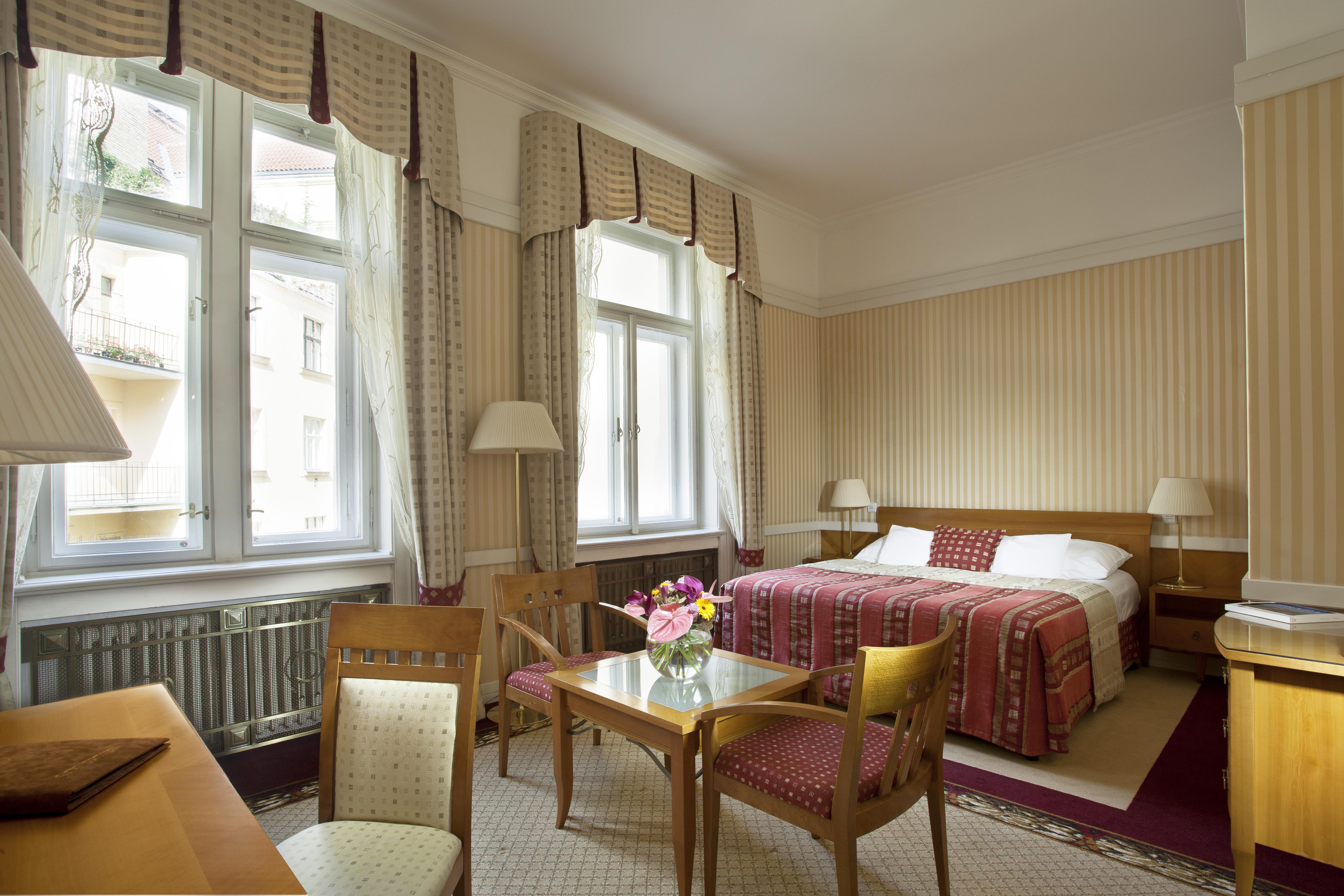 Hotel Paris Prag Exteriör bild A room at the hotel