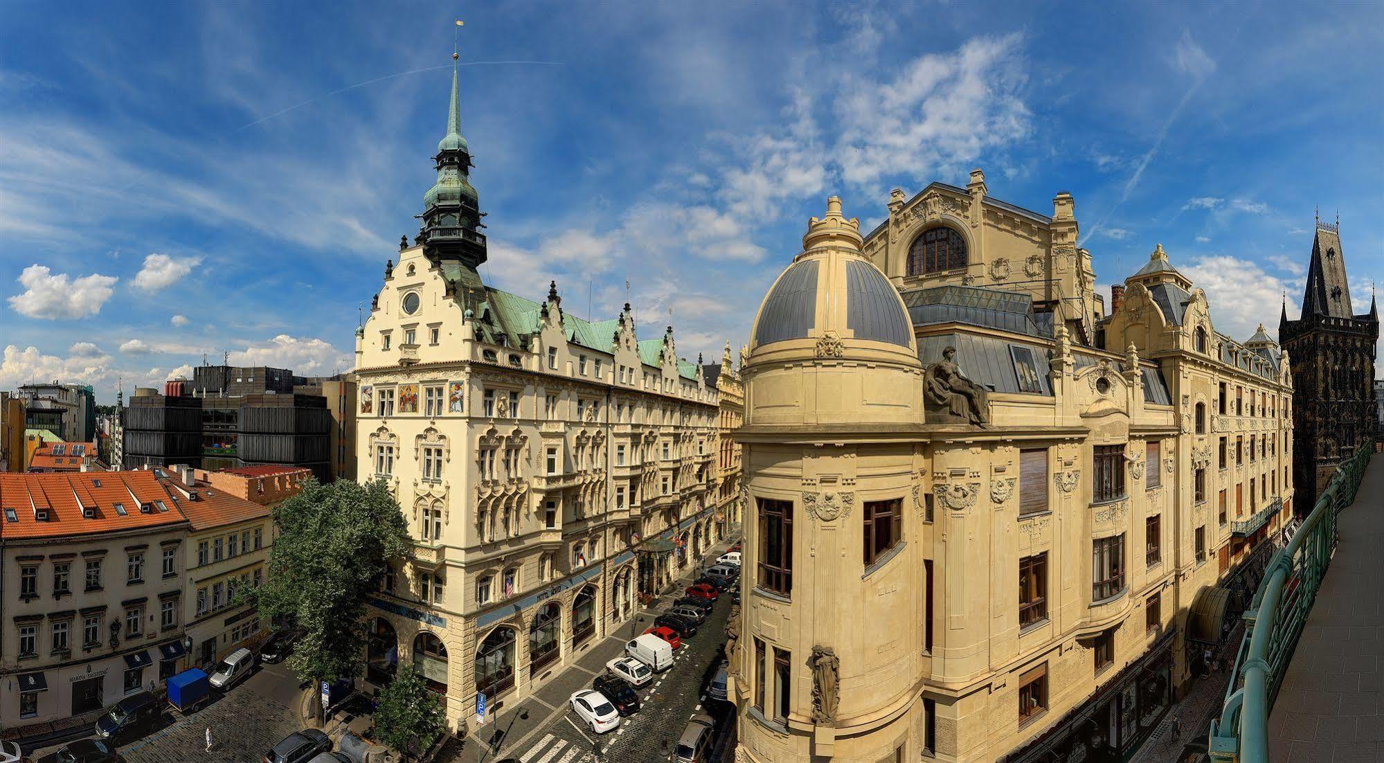 Hotel Paris Prag Exteriör bild The building of the university library